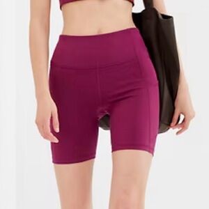 Gap Fit Recycled Power Bike Shorts. Women's Burgundy High-Waisted Shorts